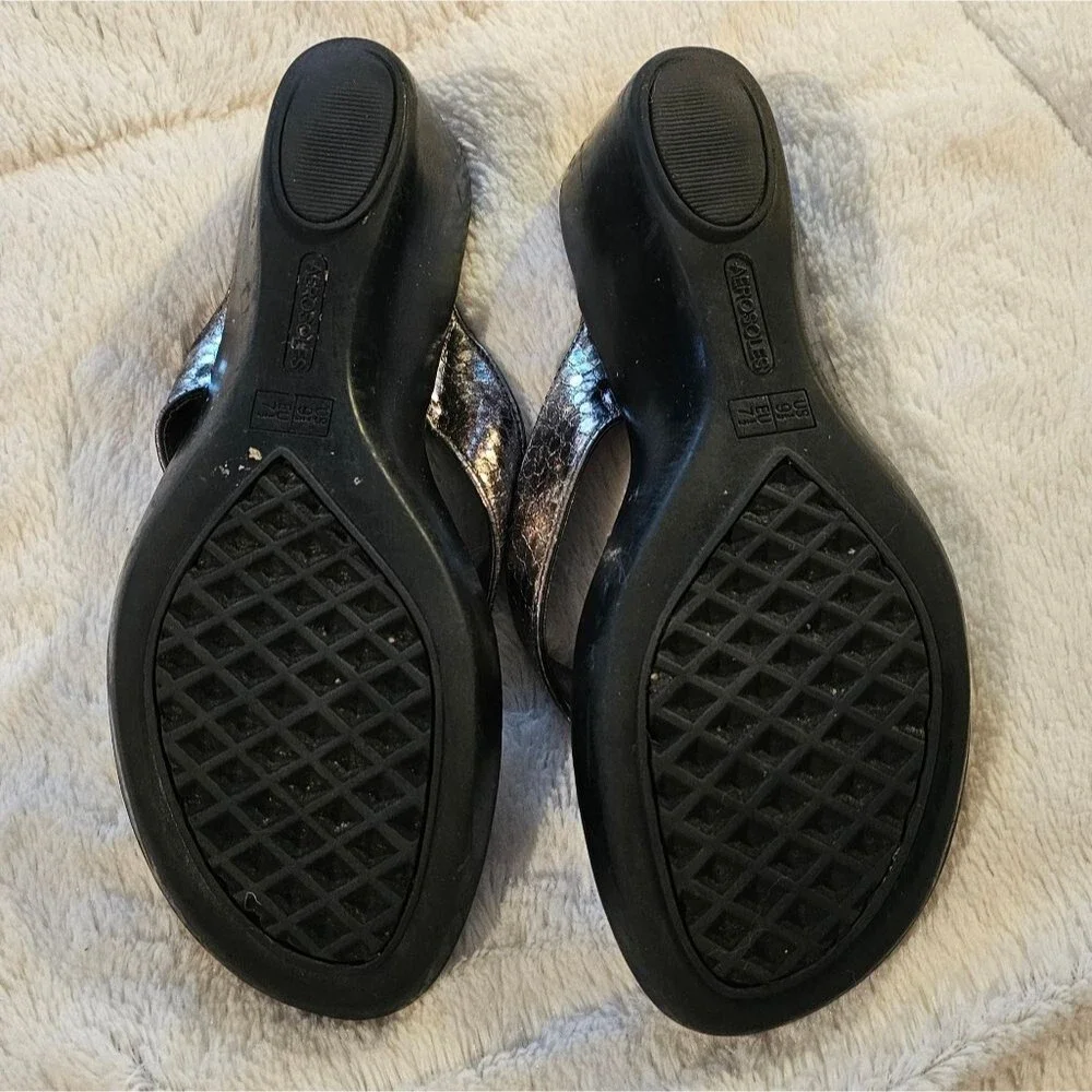Aerosoles Silver Wedge Thong Sandals Size 9.5